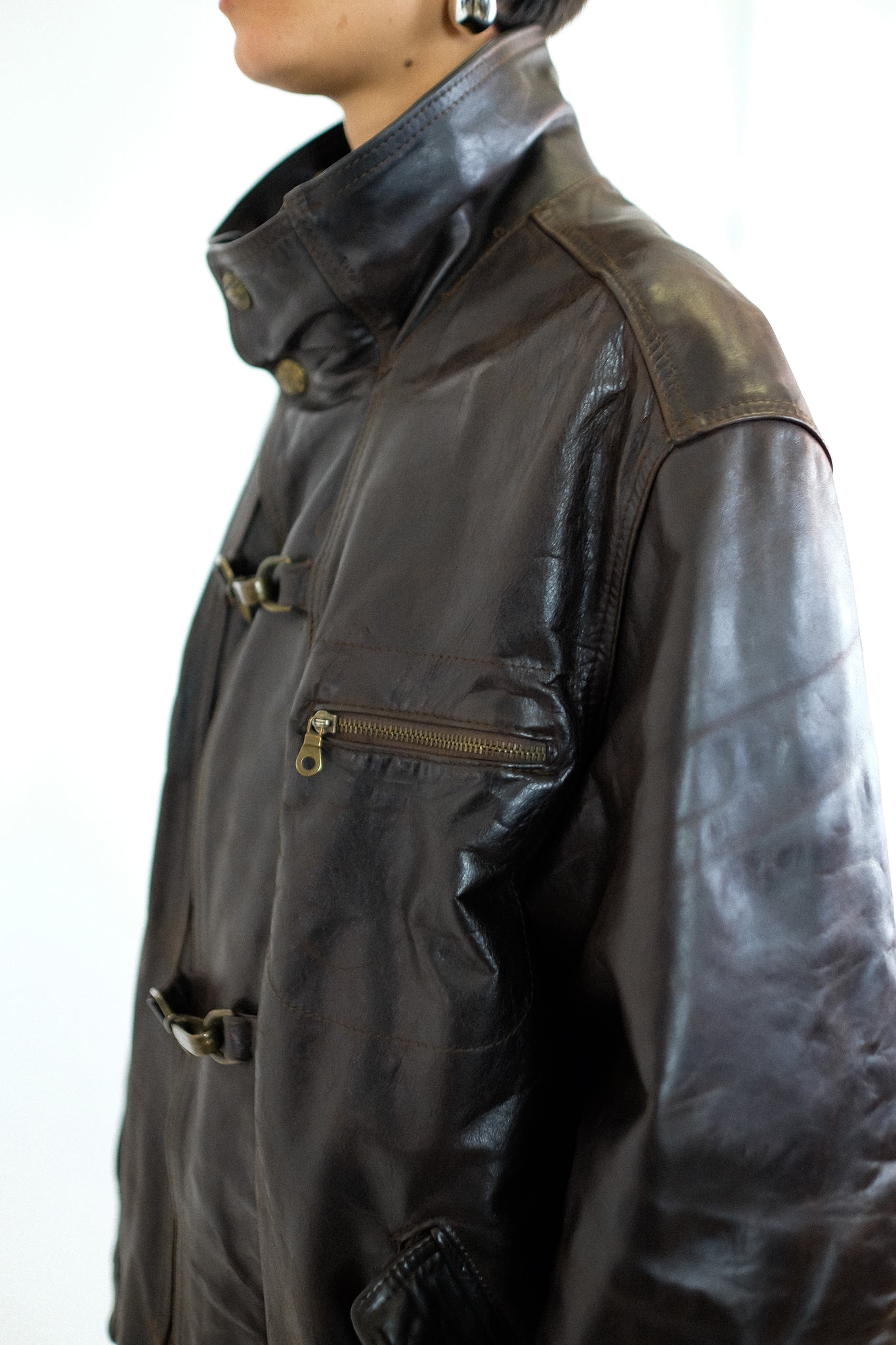 CLIP LEATHER JACKET IN BROWN